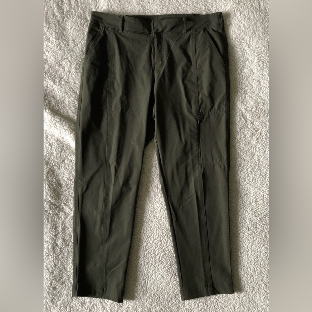 Kirkland Ladies Travel Pants Khaki Green Size 6